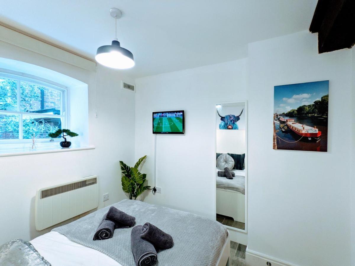 Cosy Riverside Apartment - Free Parking Йорк Екстериор снимка