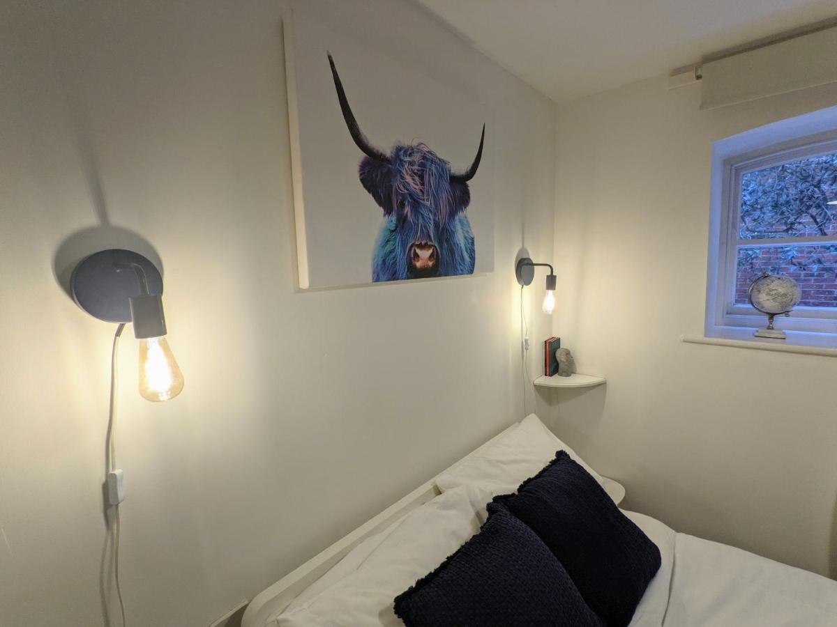 Cosy Riverside Apartment - Free Parking Йорк Екстериор снимка